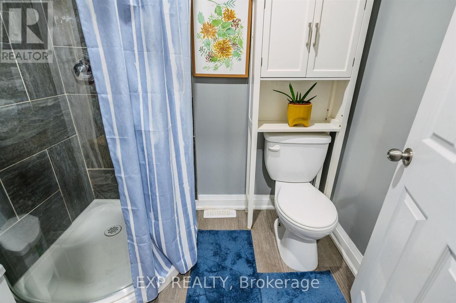 829 Athol Street Property Photo 14