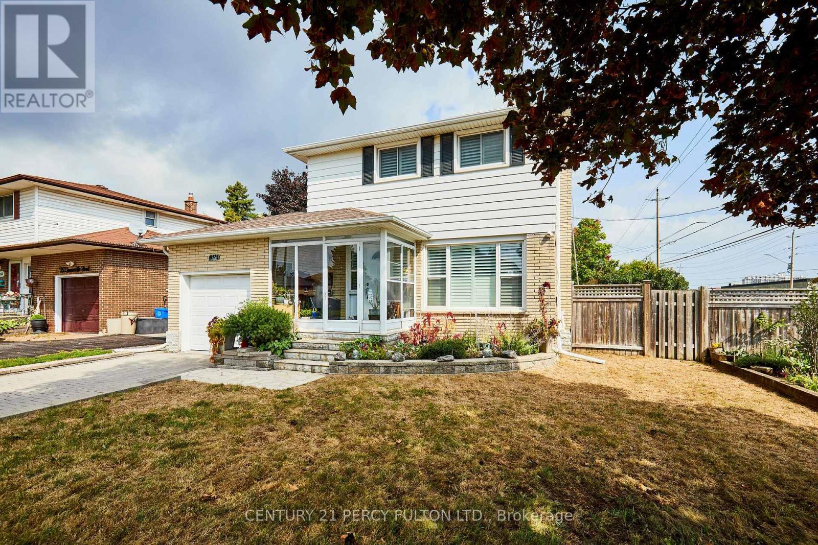 1349 Somerville Street N Property Photo 2