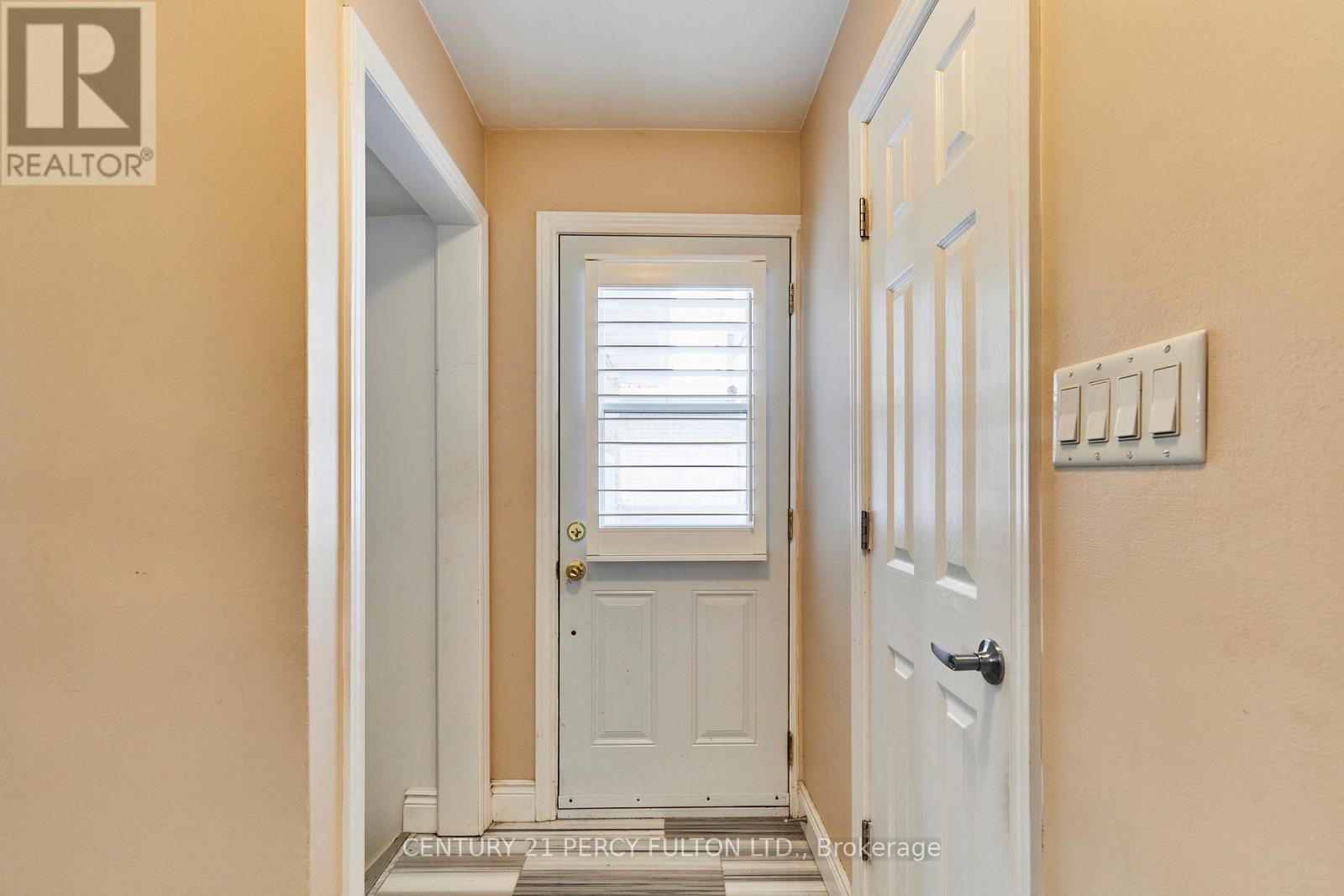 1349 Somerville Street N Property Photo 12