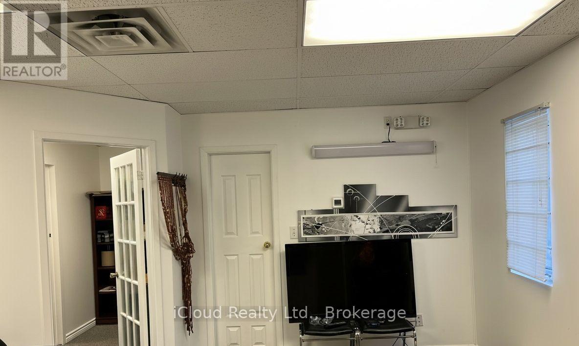 38 B King Street E Property Photo 5