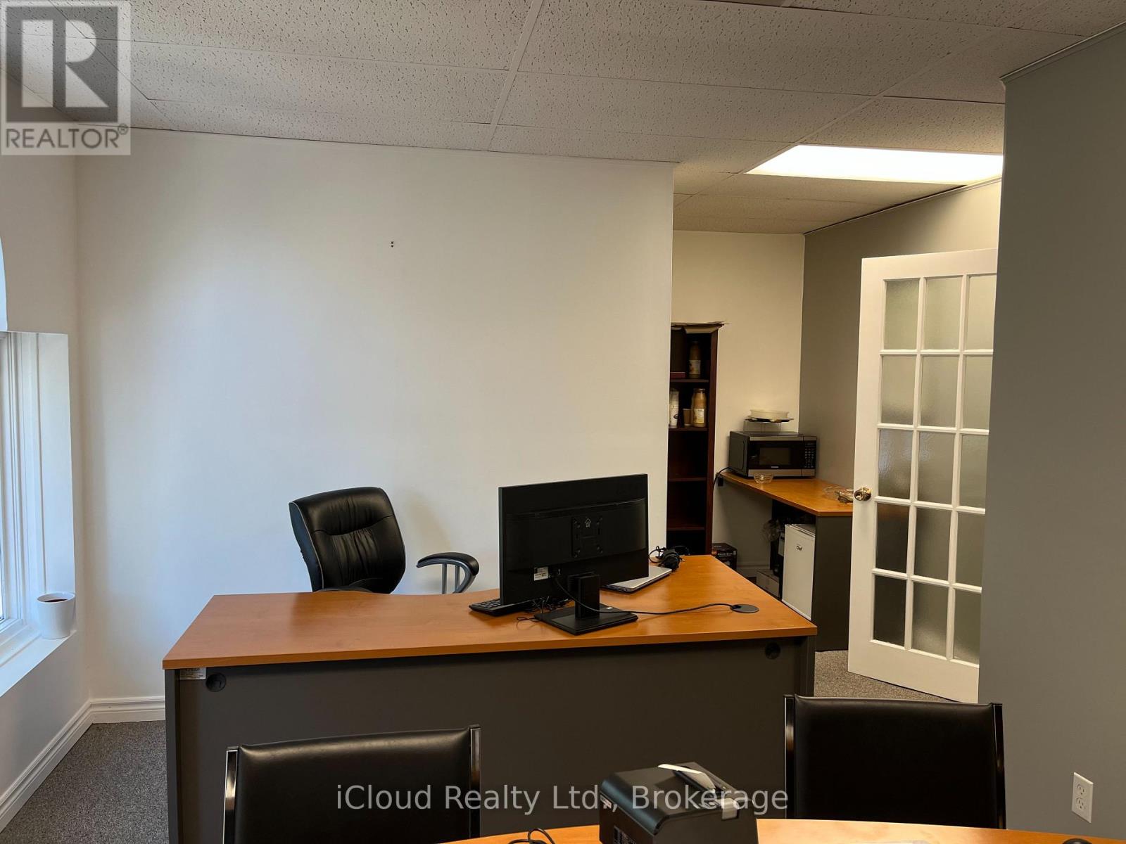 38 B King Street E Property Photo 8