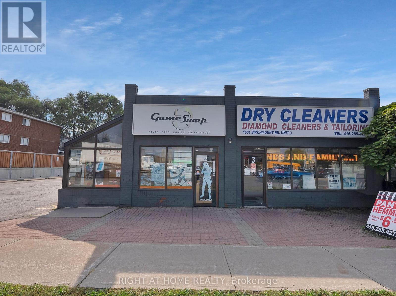 4 - 1601 BIRCHMOUNT ROAD