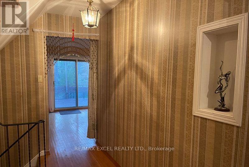 44 Applemore Road W Property Photo 10
