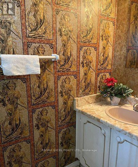 44 Applemore Road W Property Photo 12