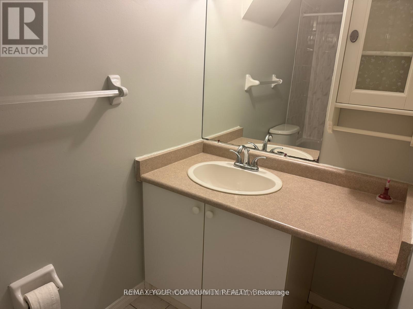 65 Dakin Drive S Property Photo 10