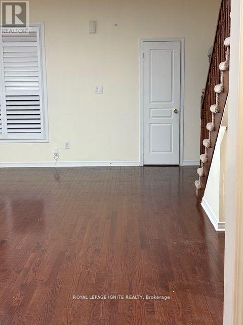 11 Curran Hall Crescent Property Photo 4