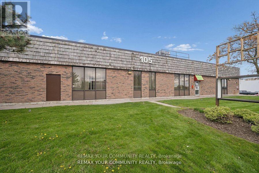 105 Consumers Drive Property Photo 3