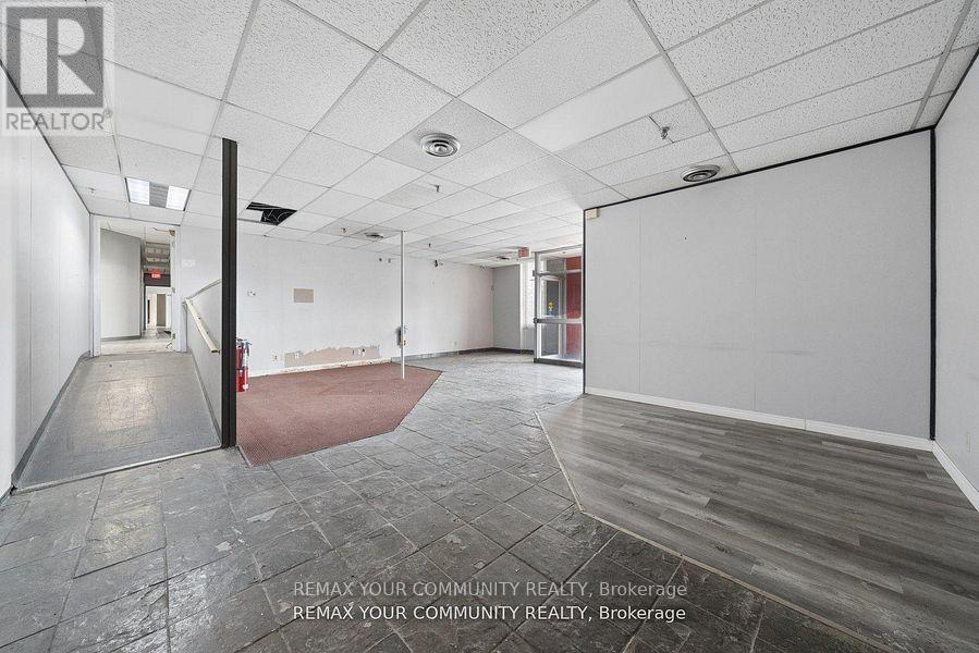 105 Consumers Drive Property Photo 10