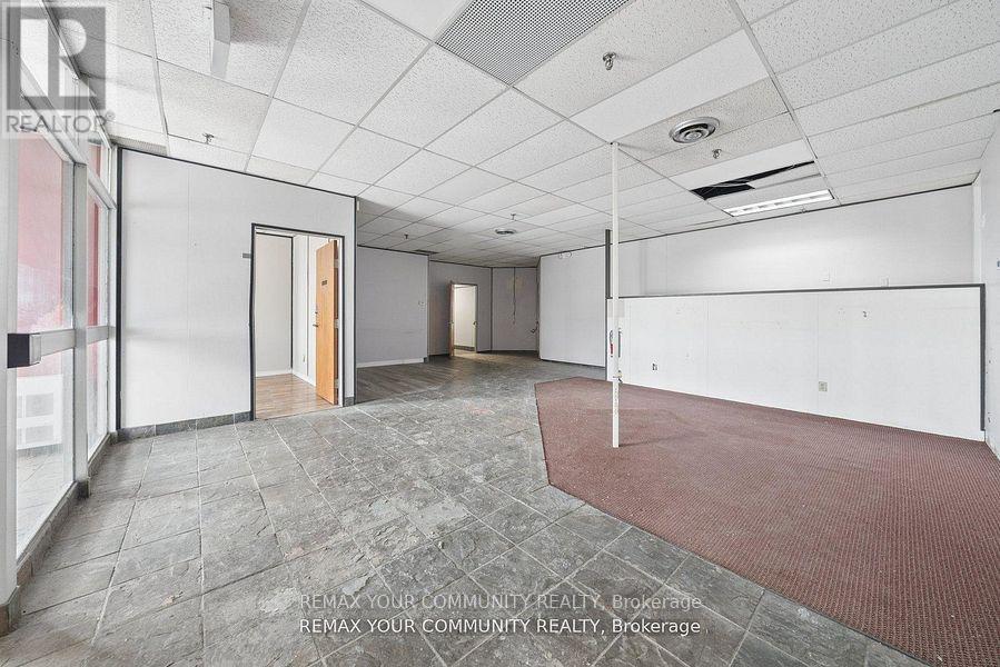 105 Consumers Drive Property Photo 11