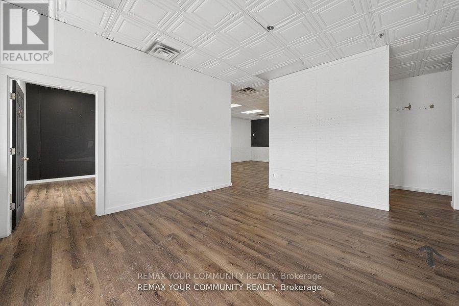 105 Consumers Drive Property Photo 15