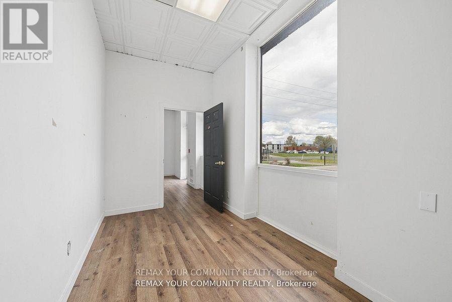 105 Consumers Drive Property Photo 16