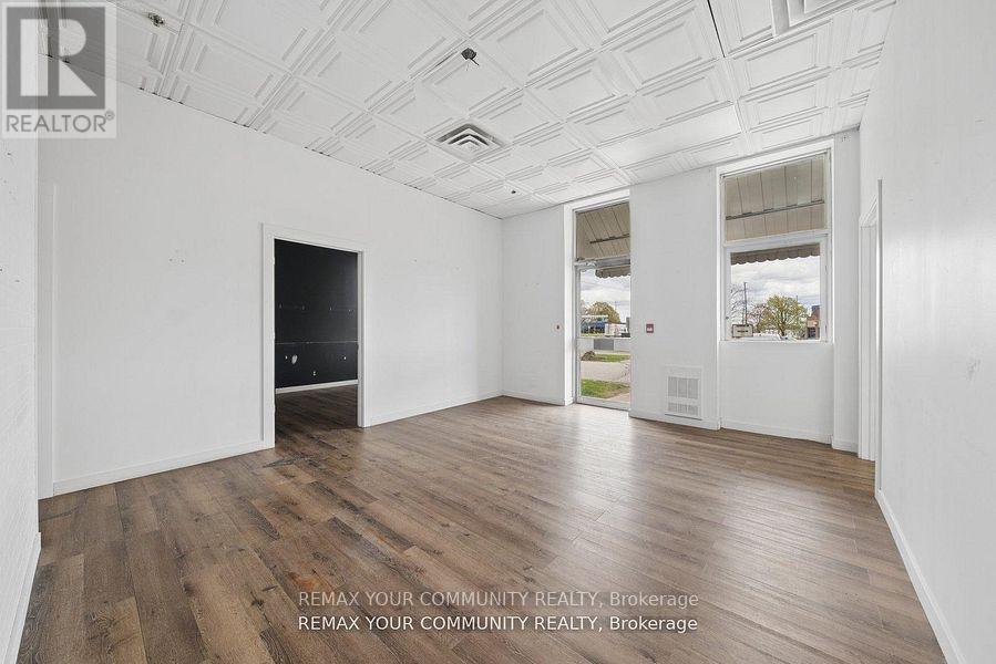 105 Consumers Drive Property Photo 17
