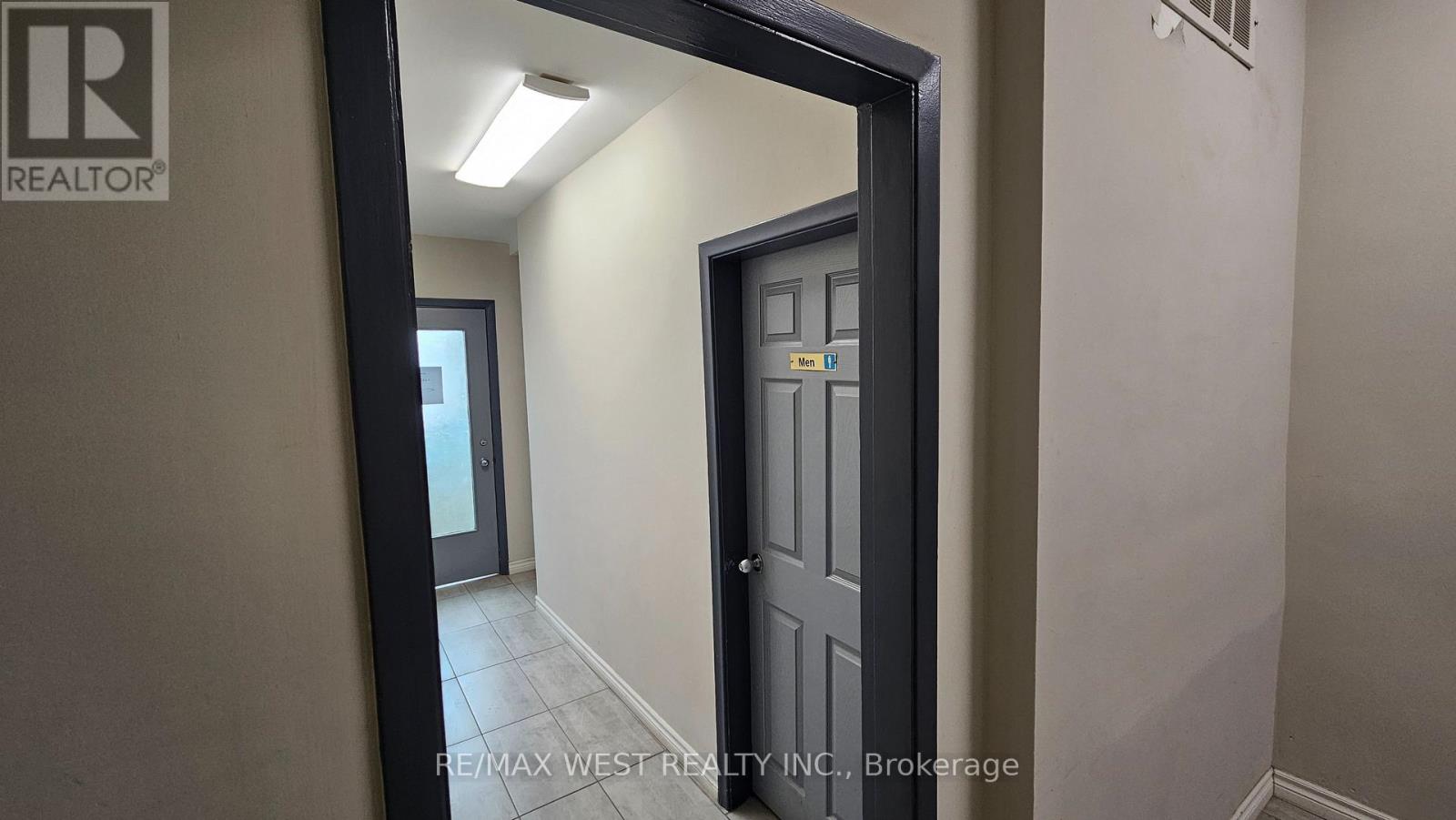 202 - 174 Harwood Avenue Property Photo 3