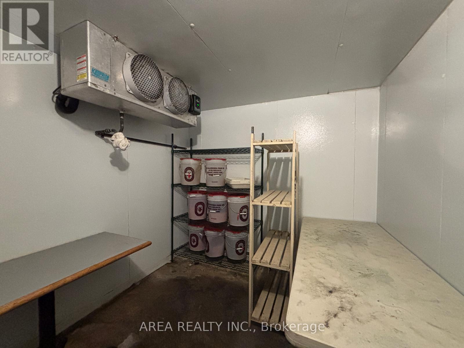 635 Gerrard Estates E Property Photo 5