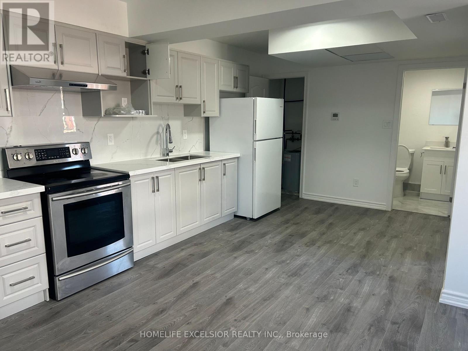 UNIT 6 - 3 SIMCOE STREET S Property Photo 1