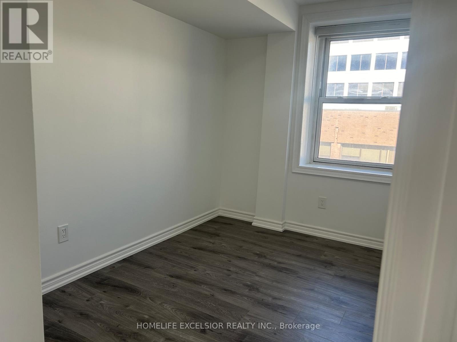 Unit 6 - 3 Simcoe Street S Property Photo 3