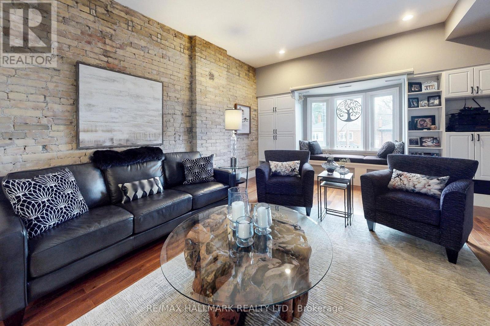 2184 Queen Street E Property Photo 18