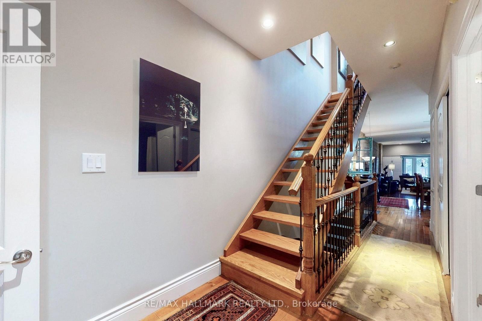2184 Queen Street E Property Photo 20