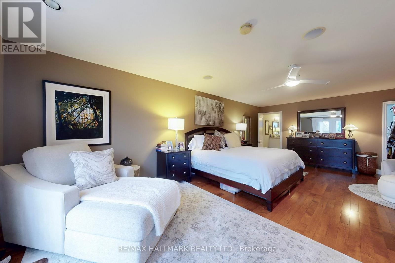 2184 Queen Street E Property Photo 24