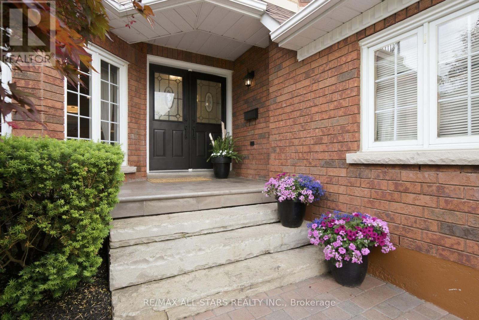 4 Dennis Drive Property Photo 3