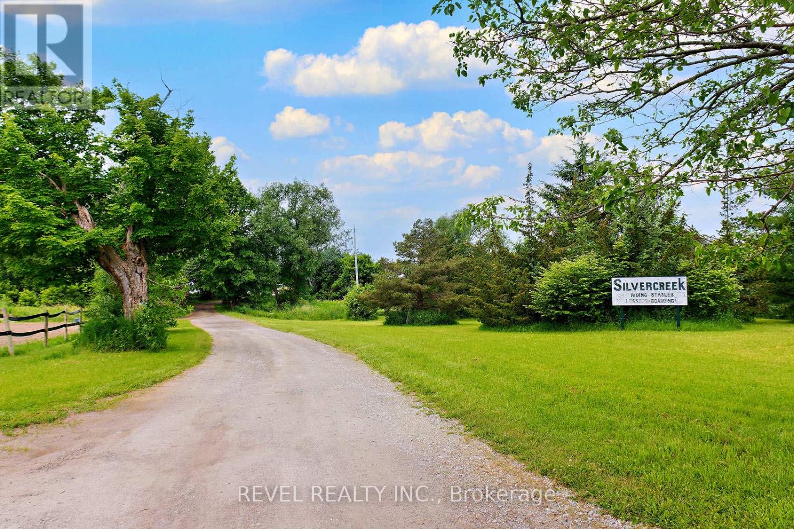 2300 Rosebank Road Property Photo 2