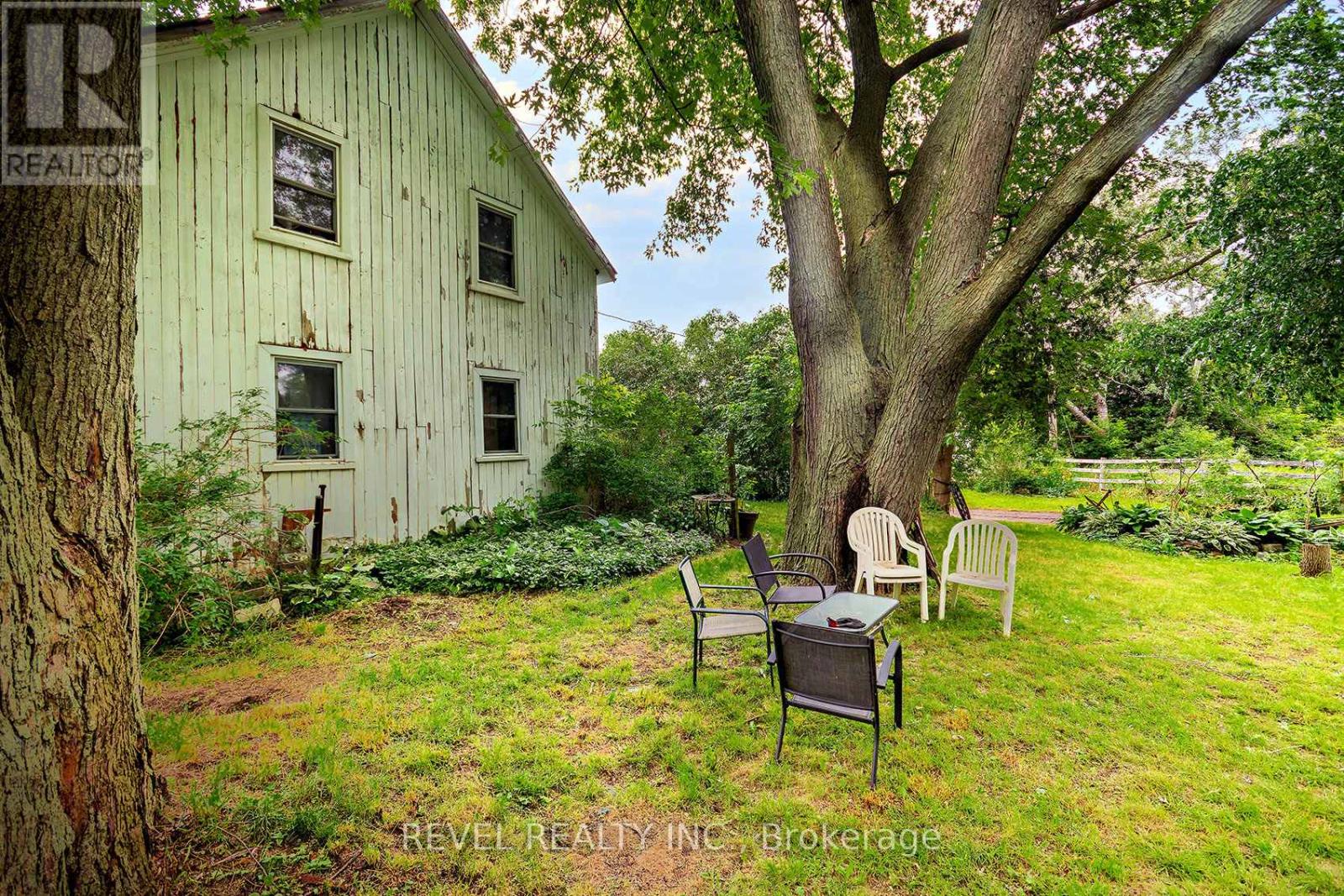 2300 Rosebank Road Property Photo 10