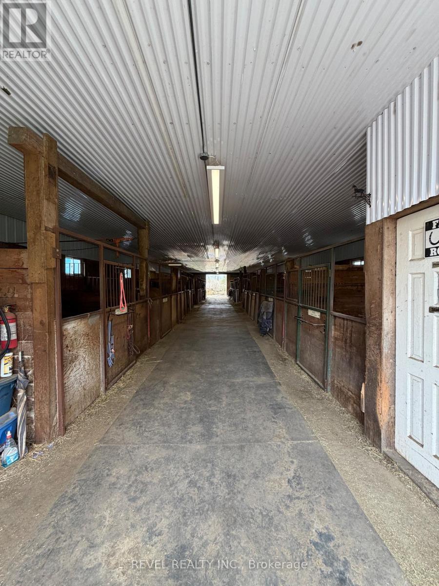 2300 Rosebank Road Property Photo 16