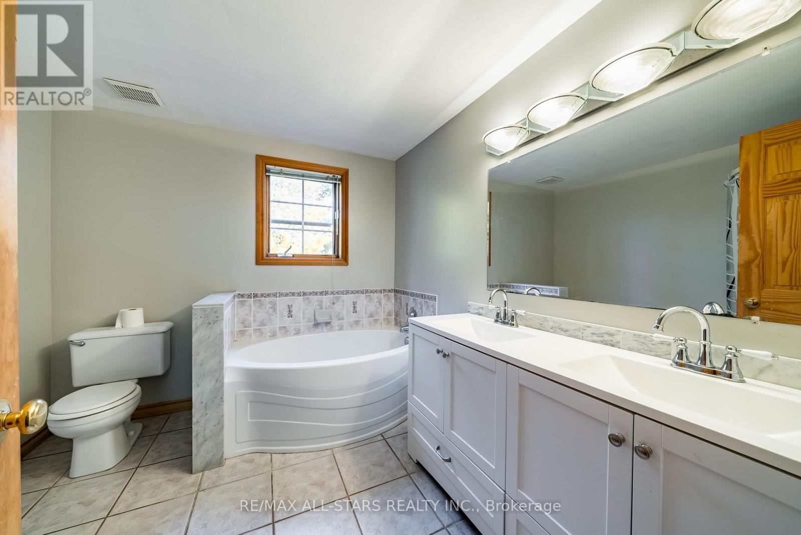 100 Snow Ridge Court Property Photo 23