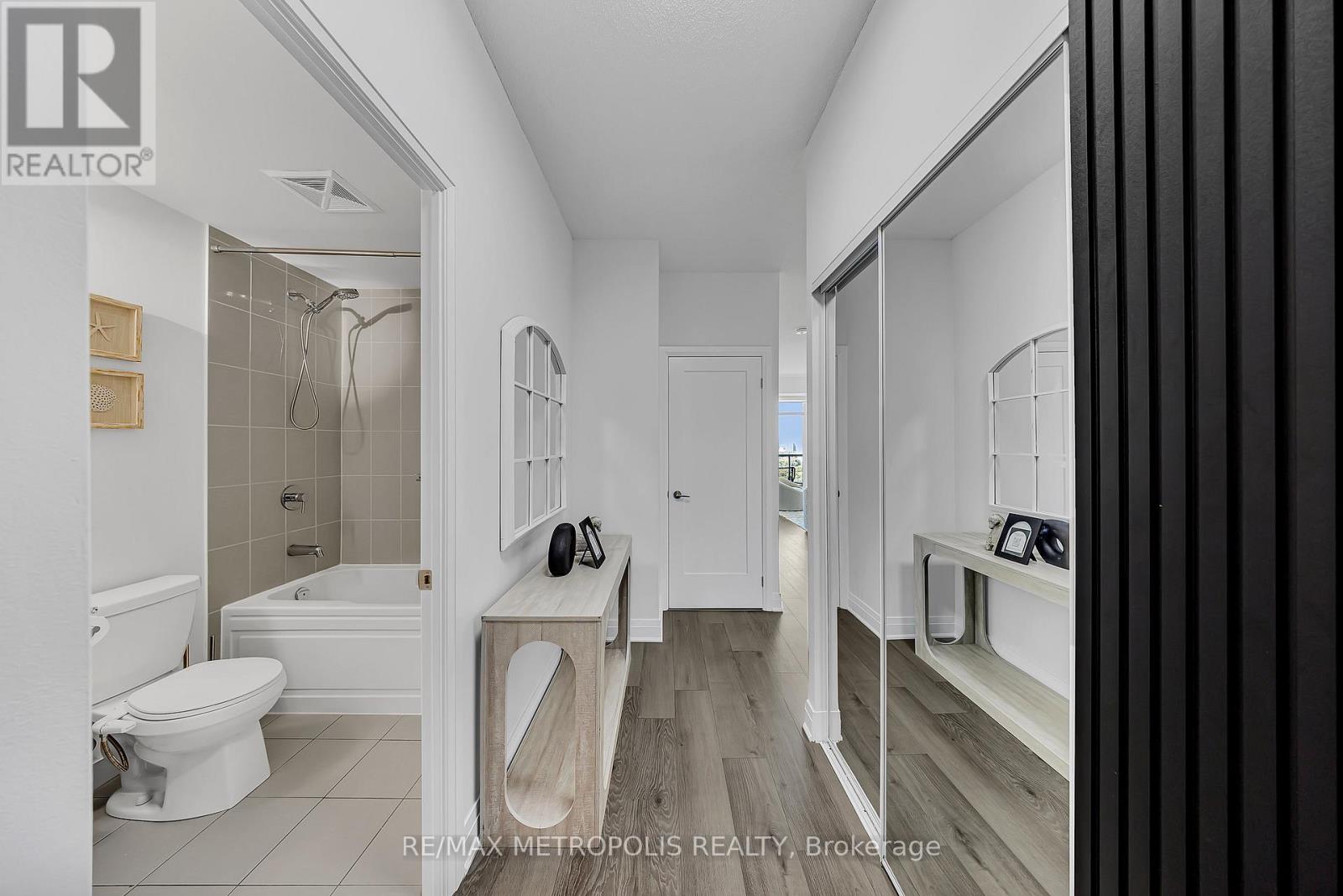 1310 - 3220 Sheppard Avenue E Property Photo 3