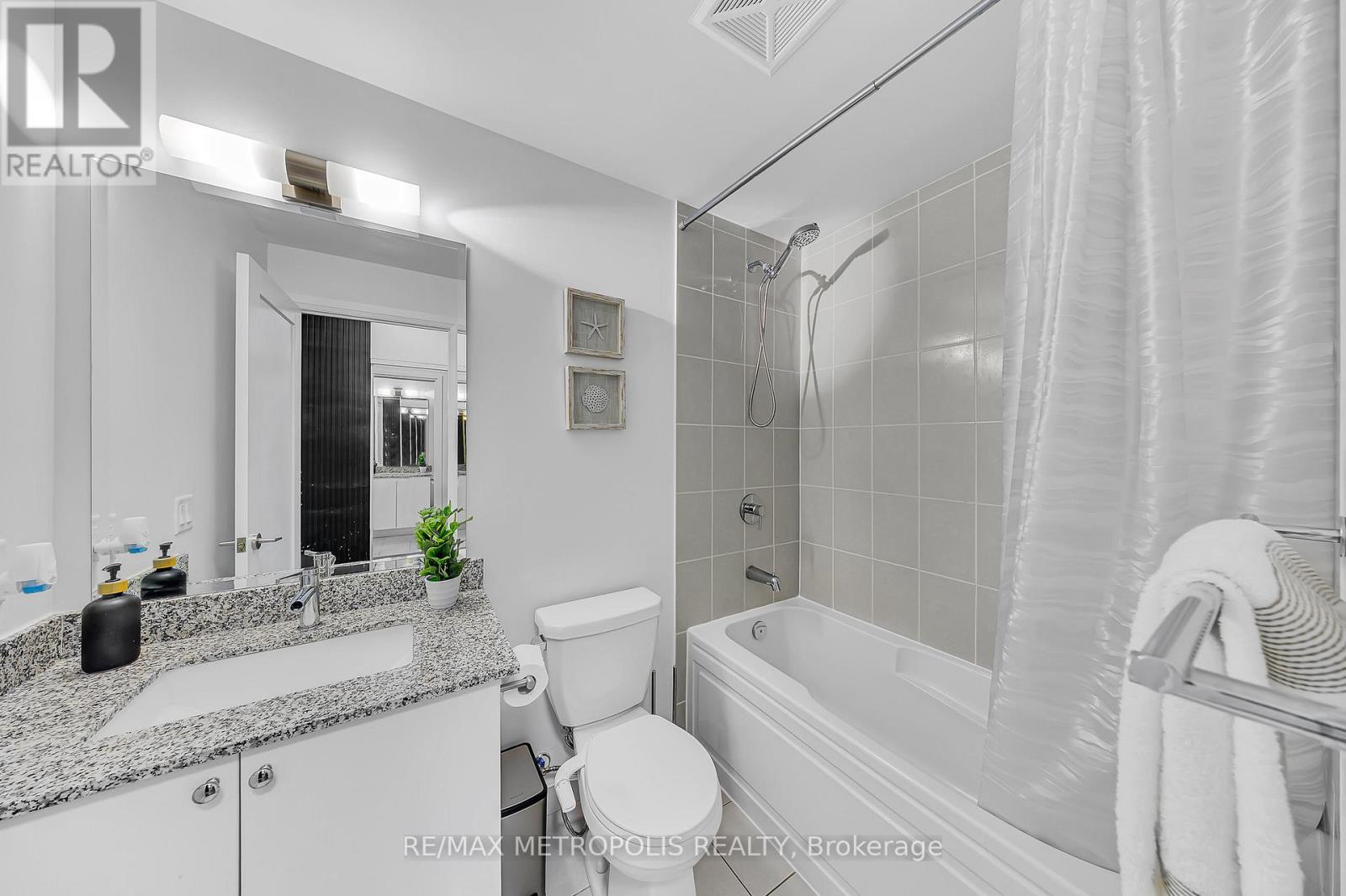 1310 - 3220 Sheppard Avenue E Property Photo 5