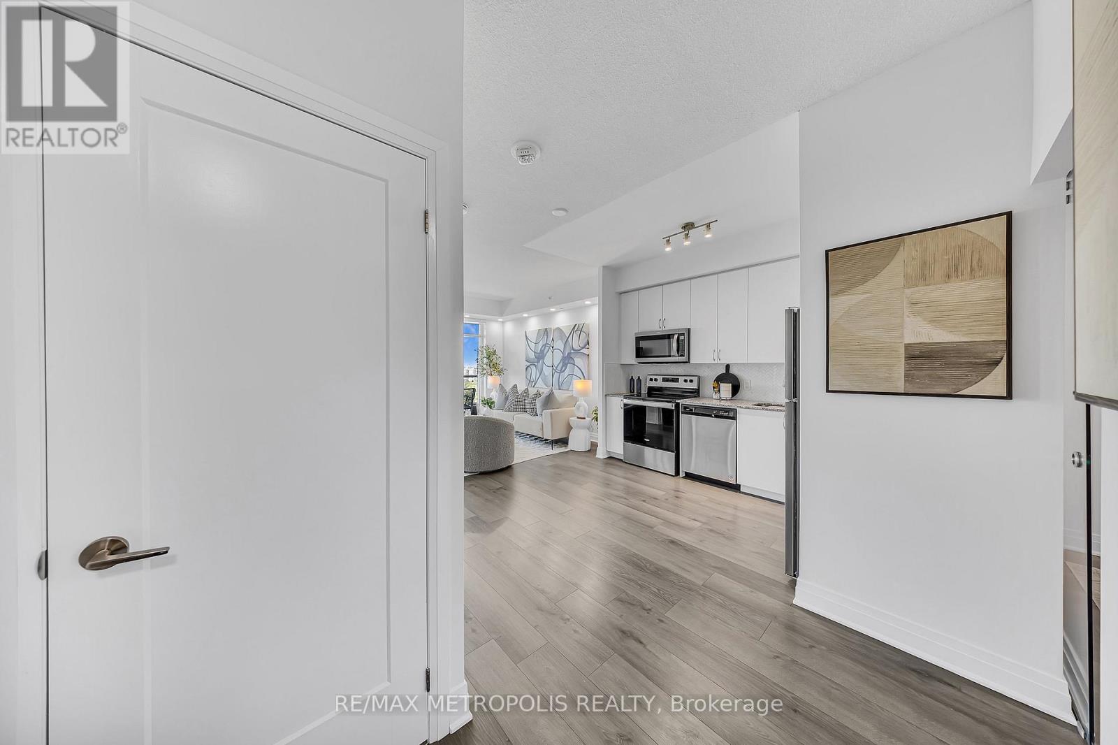 1310 - 3220 Sheppard Avenue E Property Photo 7