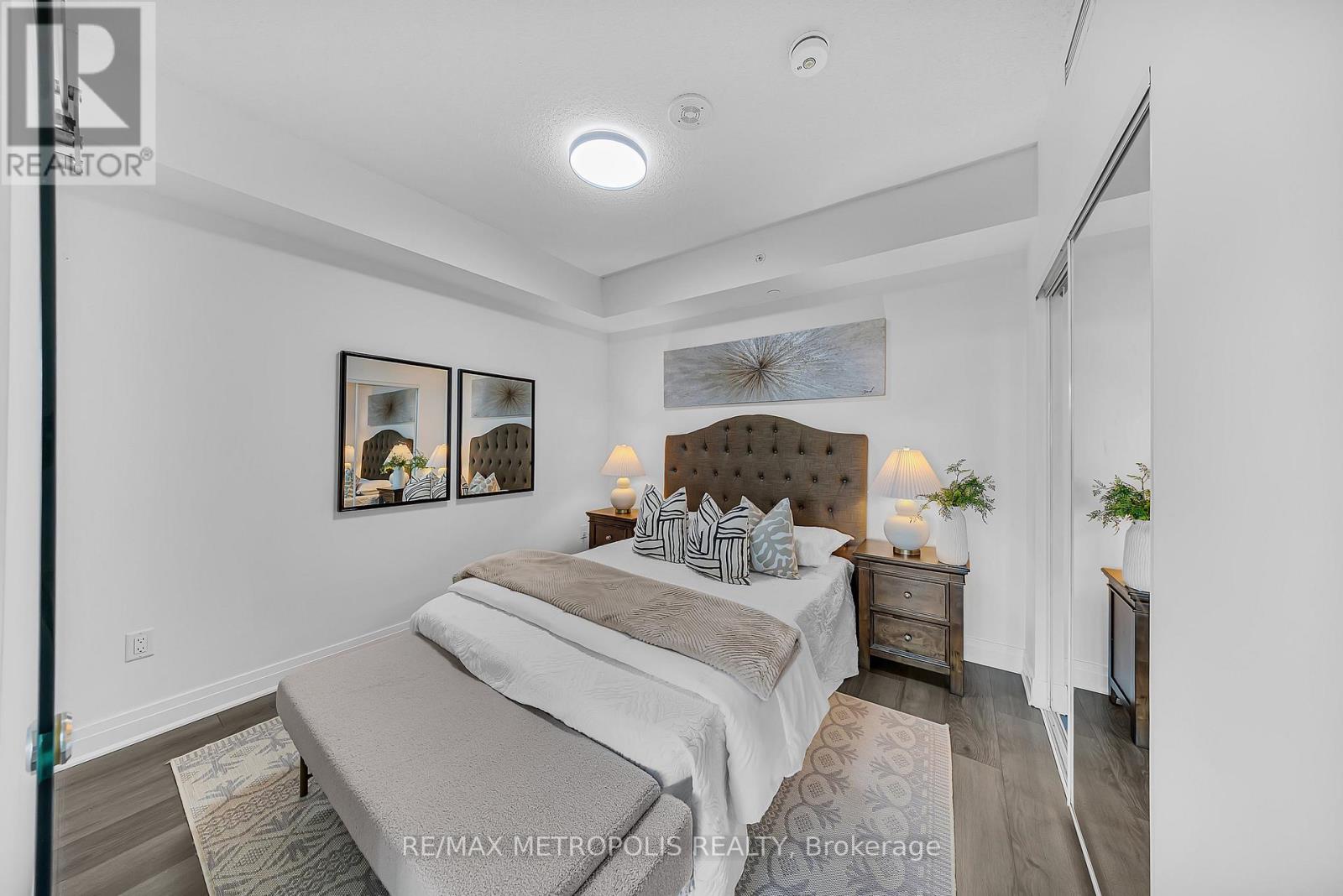 1310 - 3220 Sheppard Avenue E Property Photo 8