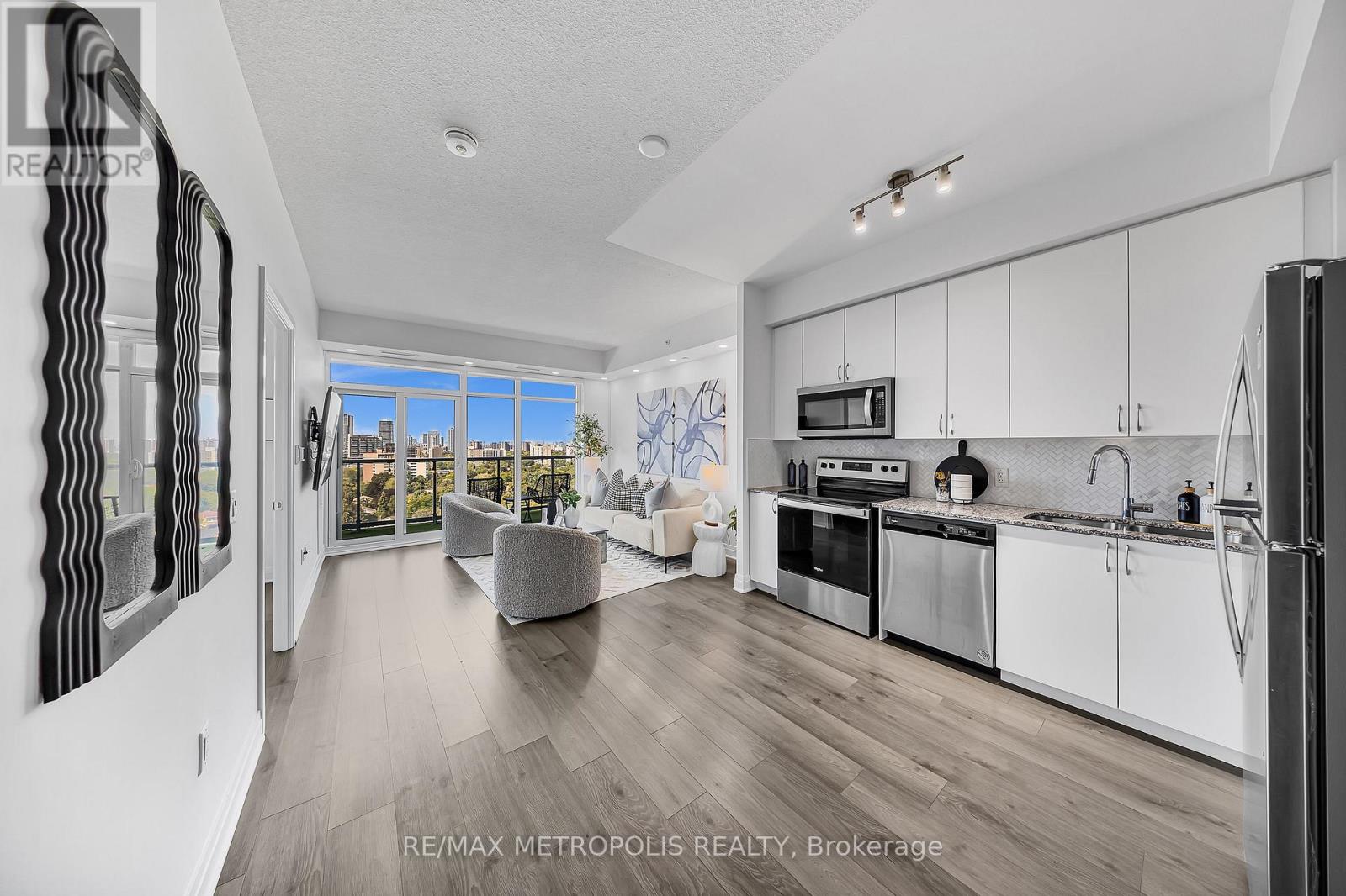 1310 - 3220 Sheppard Avenue E Property Photo 9