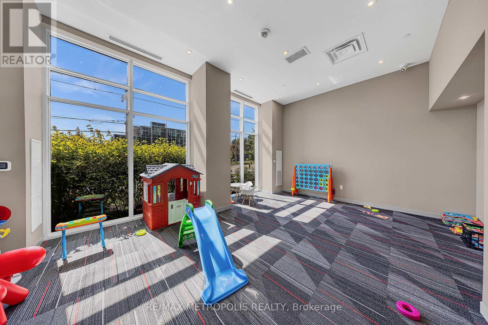 1310 - 3220 Sheppard Avenue E Property Photo 21