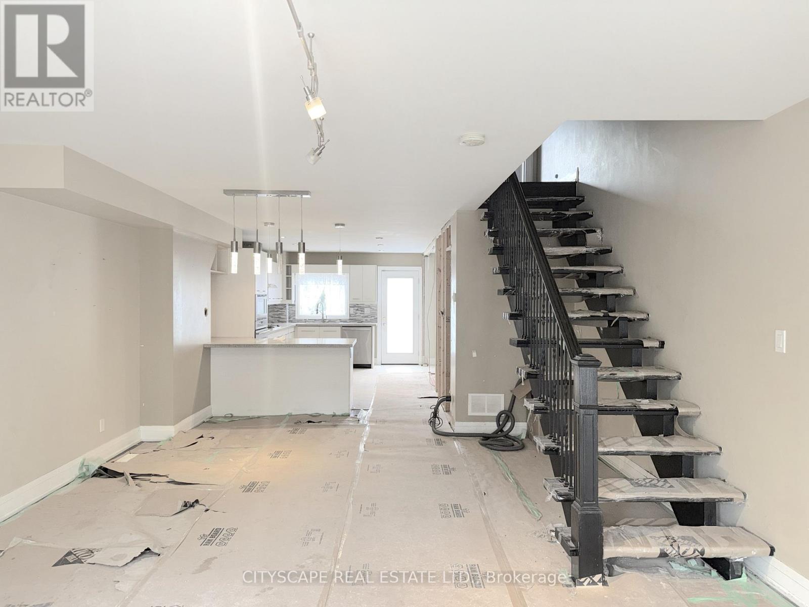 817 Cosburn Avenue Property Photo 7