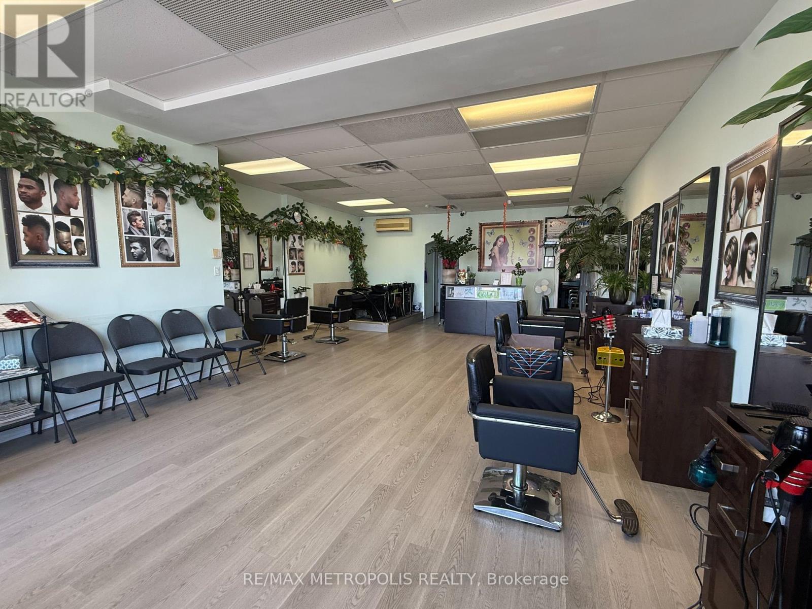 2685 Eglinton Avenue E Property Photo 5