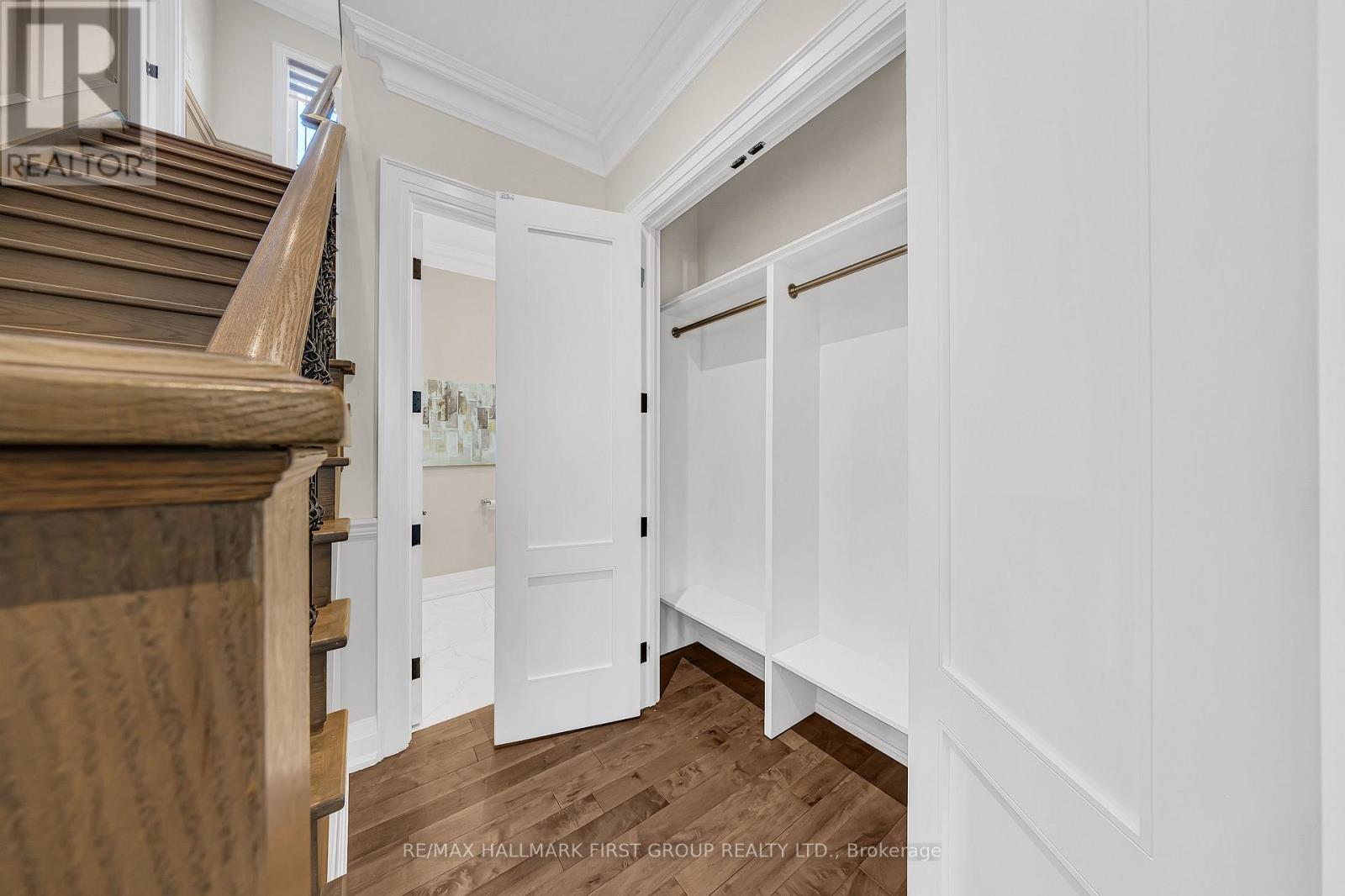 752 Hillview Crescent Property Photo 10
