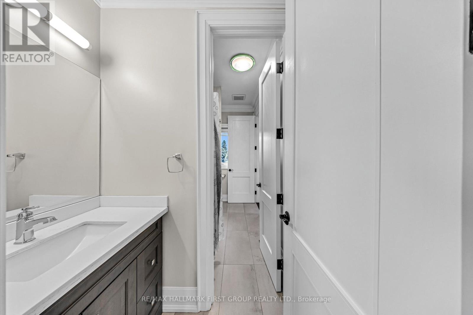 752 Hillview Crescent Property Photo 27