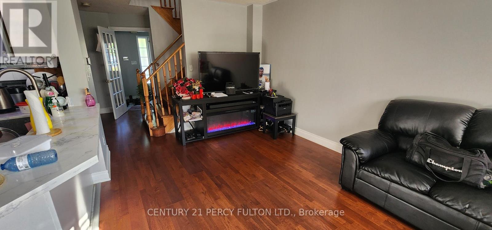 Main - 14 Flatfield Terrace Property Photo 5