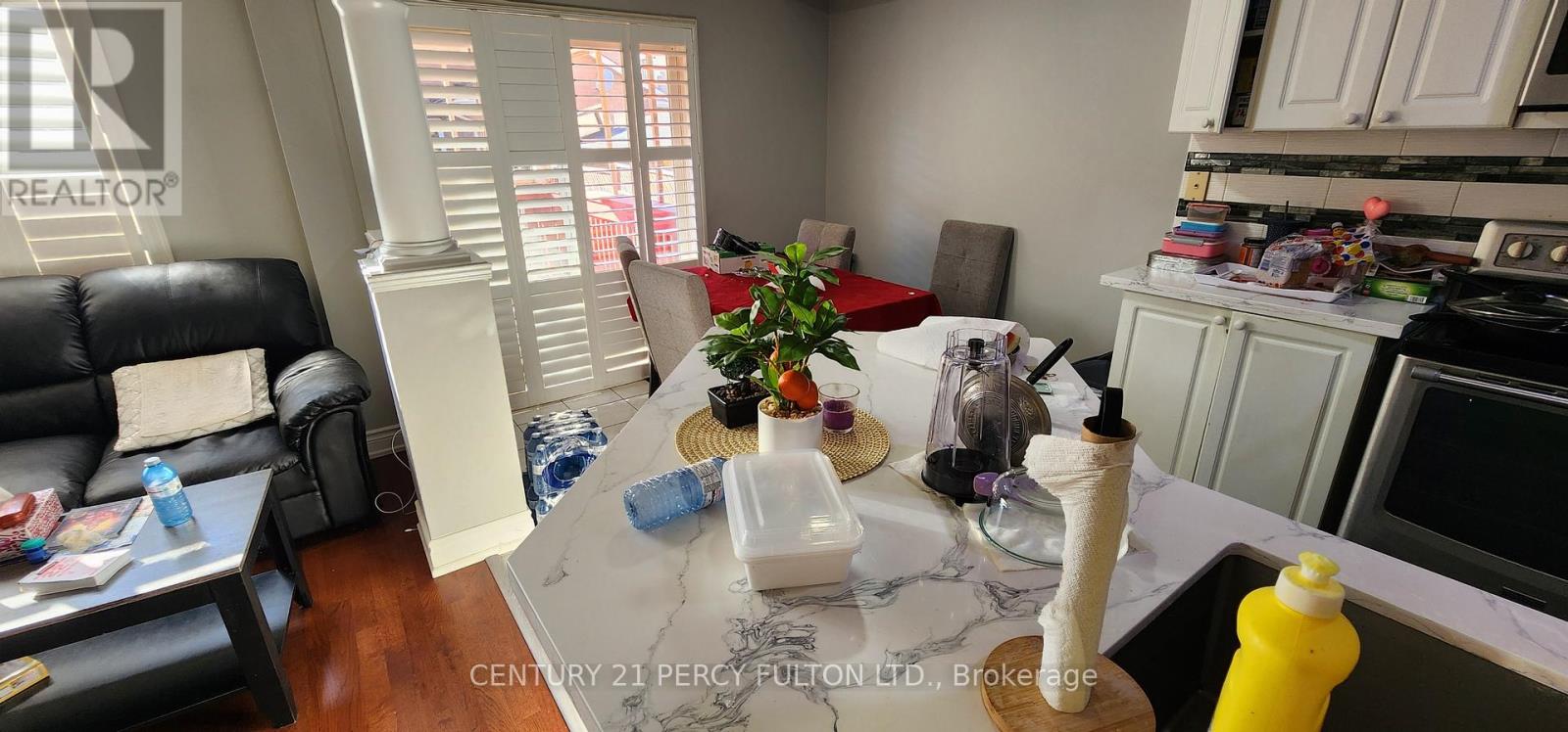 Main - 14 Flatfield Terrace Property Photo 6