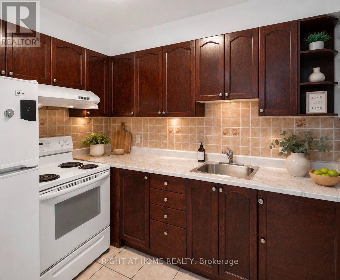 49 - 740 Kennedy Road Property Photo 6