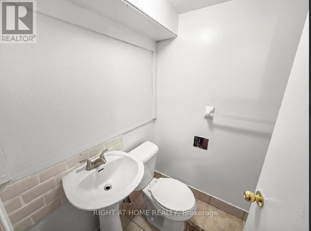 49 - 740 Kennedy Road Property Photo 14