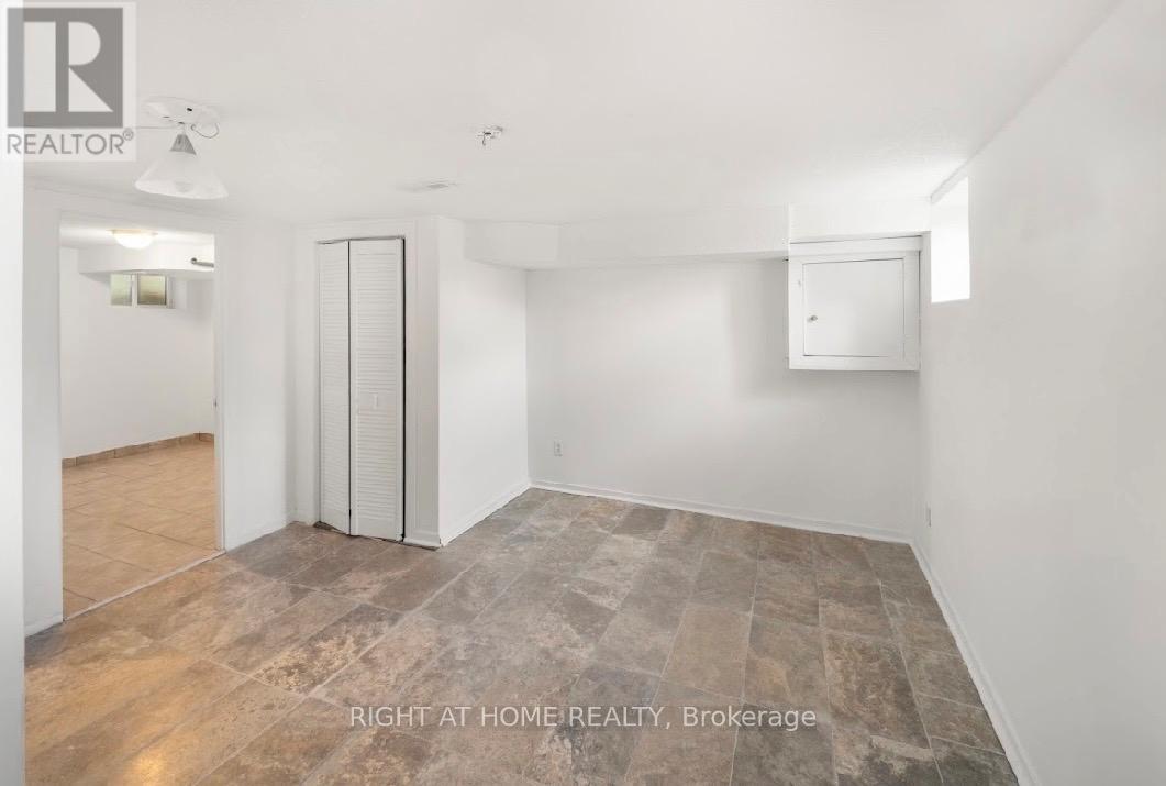 49 - 740 Kennedy Road Property Photo 15