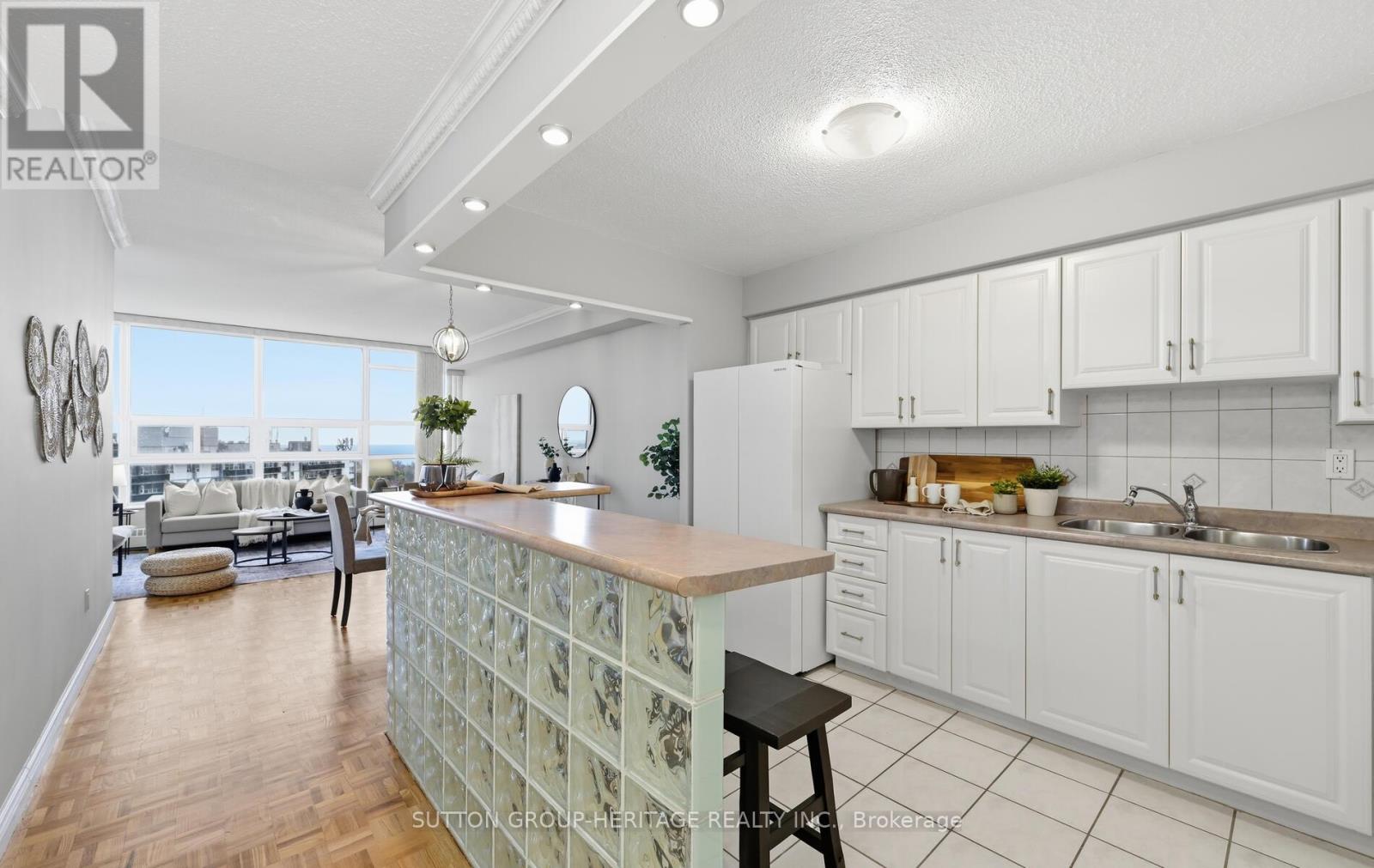 Ph07 - 3380 Eglinton Avenue E Property Photo 5