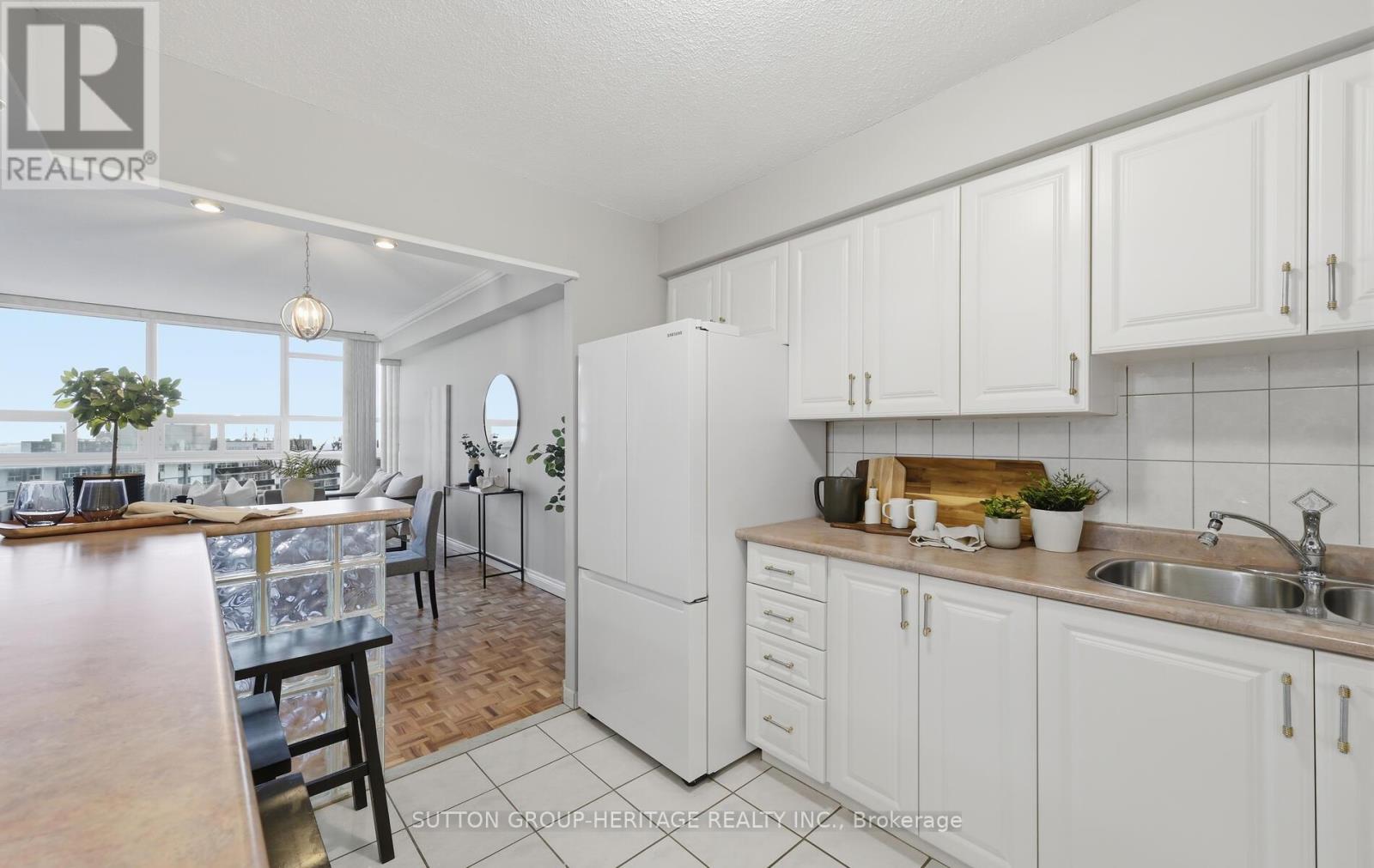 Ph07 - 3380 Eglinton Avenue E Property Photo 11