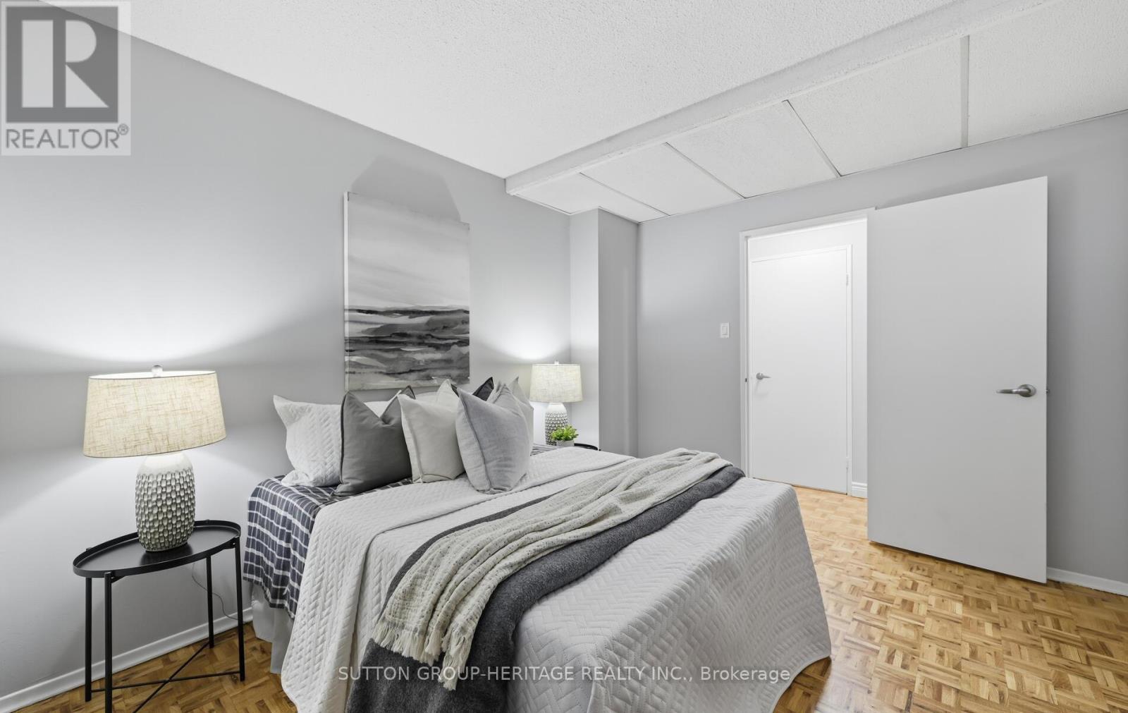 Ph07 - 3380 Eglinton Avenue E Property Photo 27
