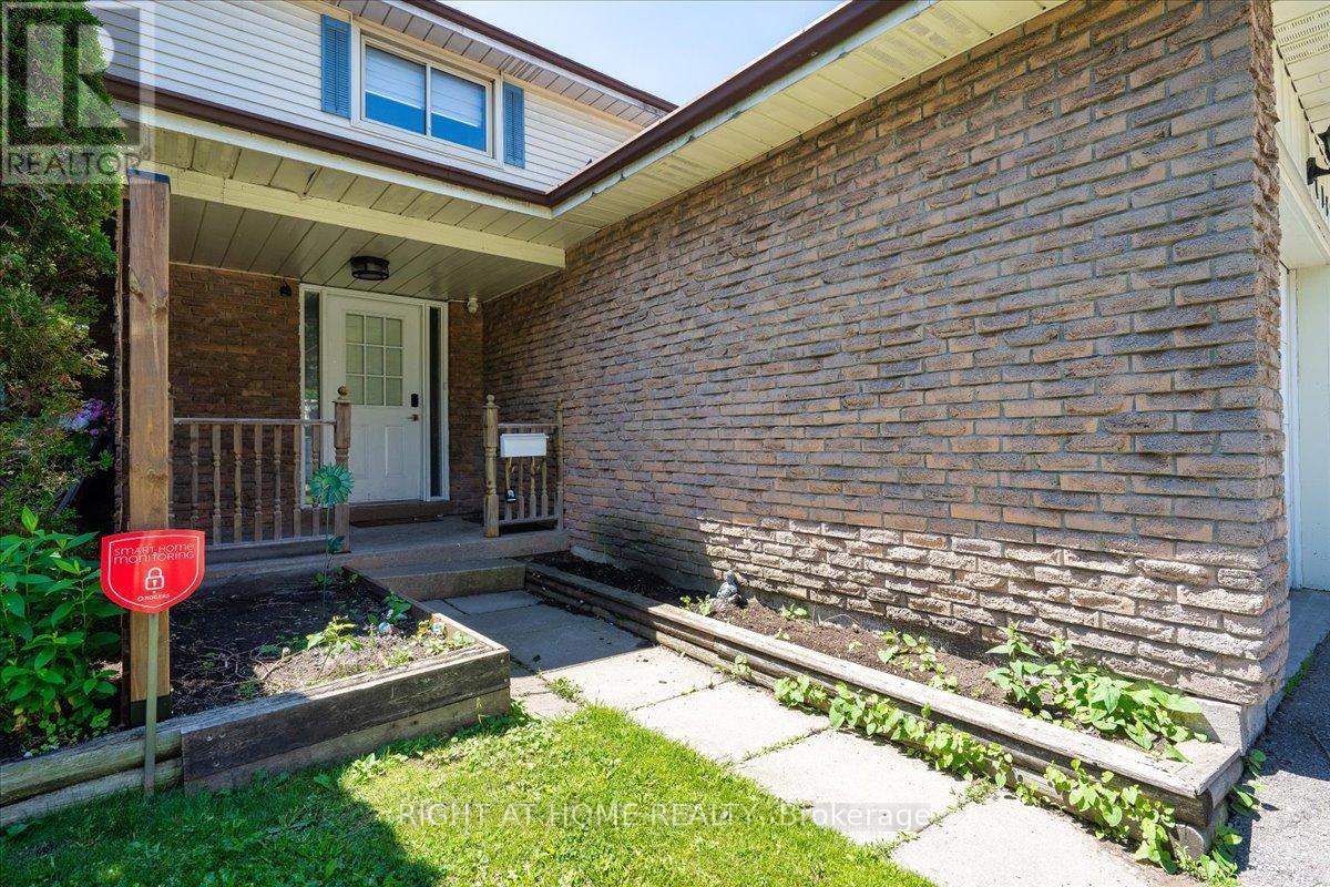 1087 Venus Crescent Property Photo 3