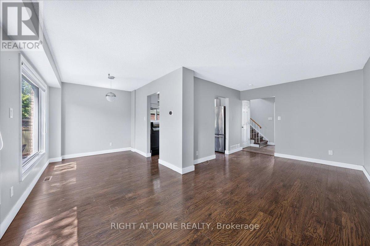 1087 Venus Crescent Property Photo 8