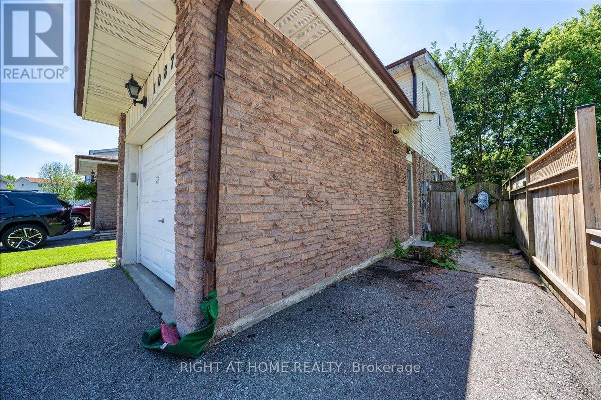 1087 Venus Crescent Property Photo 32