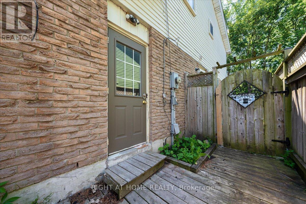 1087 Venus Crescent Property Photo 33